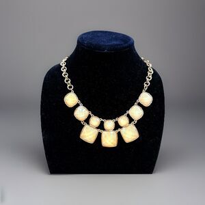 Gold Tone Chain Faceted Yellow Acrylic Bib Fashion Necklace 18+ Inch